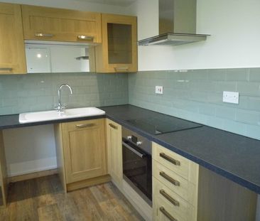 Two Bedroom Flat to Rent - Photo 2