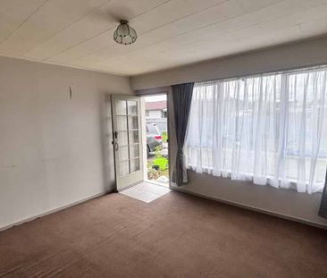 WINDSOR - 2 Bedroom unit - Photo 2