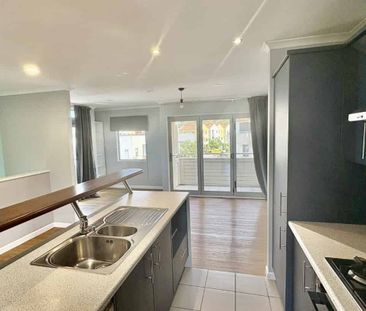 Sunny Townhouse in Greta Point - Photo 5