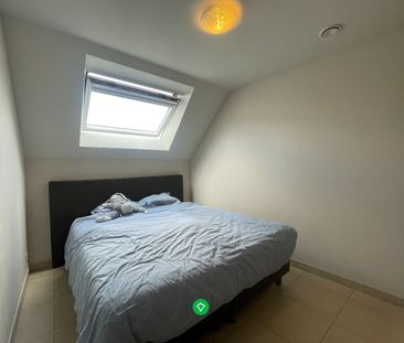 Ruim, lichtrijk appartement met 2 slaapkamers en autostandplaats te... - Photo 1