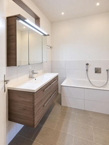 Grosszügig. Charmant. Besonders. - 4.5-Zimmer-Wohnung in Krauchthal - Photo 3