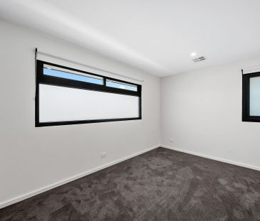 Amazing Three Bedrooms Townhouse - Photo 5