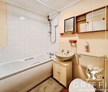 Crest Avenue, Grays, RM17 - Photo 6