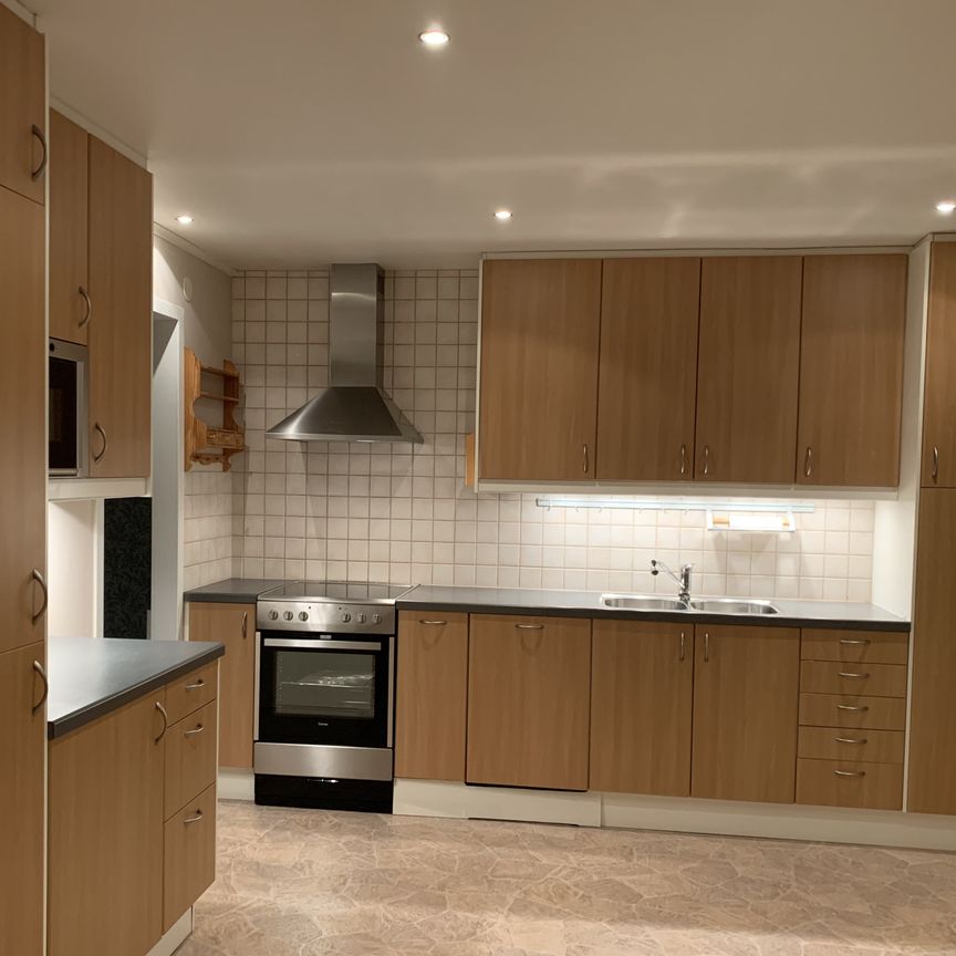 Örtugsvägen, Tumba - Foto 1