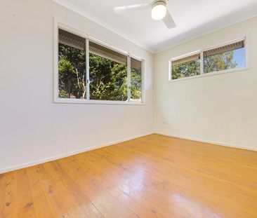 :: BREAK LEASE - NEAT AS A PIN, 3 BEDROOM FAMILY HOME - Photo 3