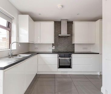 57 Laurelhill Road, Lisburn, BT28 2UH - Photo 5