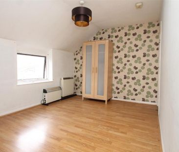 West Wycombe Road, High Wycombe - Photo 5