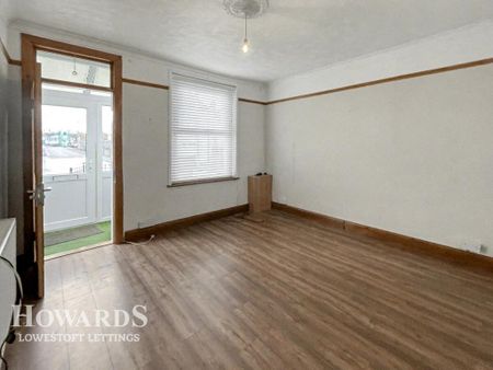 2 bedroom end of terrace house to rent - Photo 4