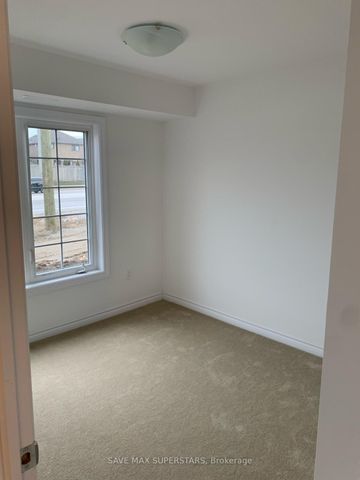 For Lease - 41 Pumpkin Corner Crescent, Barrie, Ontario - Photo 2