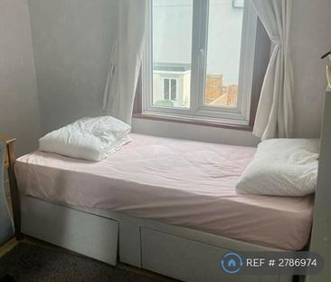 3 bedroom terraced house to rent - Photo 6