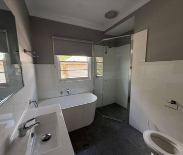 Low-Set Family Home in Westlawn on a Flat Block - Photo 4