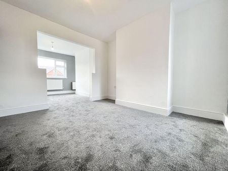 3 bedroom terraced house to rent - Photo 4