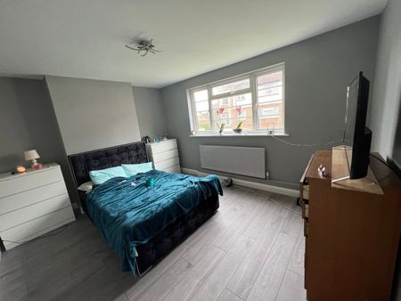 2 Bed Flat, College Road, HA3 - Photo 3