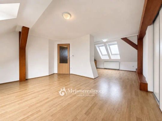 Pronájem cihlového bytu 2+kk, 86 m - Photo 1