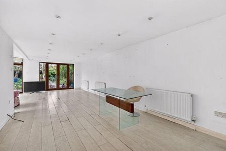 4 bedroom detached house to rent - Photo 5