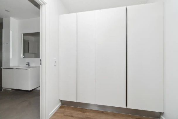 Ny-renoveret lejlighed med skøn walk-in closet og opvasker i Silkeborg C - Photo 1