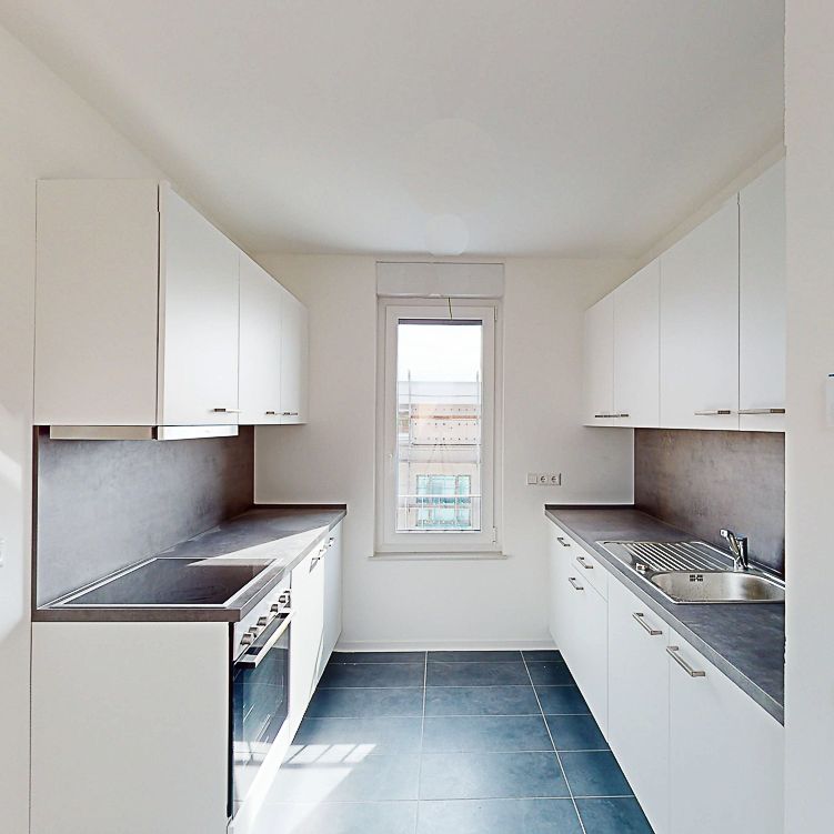 2 ist besser als 1! Penthouse-Wohnung mit 2 Dachterrassen, EBK und 3 Zimmern - Photo 1