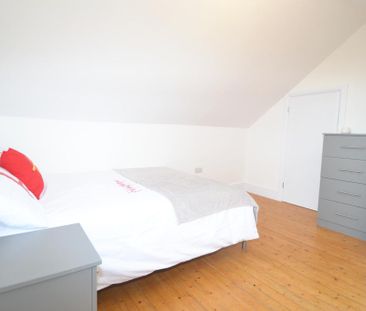 4 bedroom detached house to rent - Photo 3