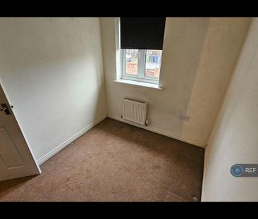 3 bedroom end of terrace house to rent - Photo 3