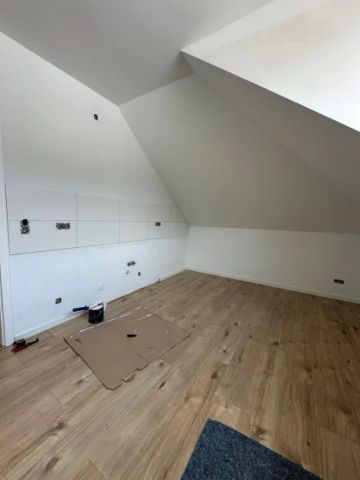 Helle Dachgeschosswohnung in unmittelbarer Nähe zur Nordbahntrasse - Photo 2