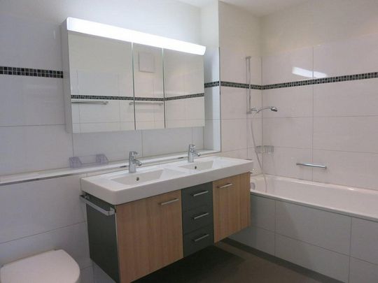 Moderne 3.5-Zimmerwohnung in Nänikon zu vermieten - Photo 1