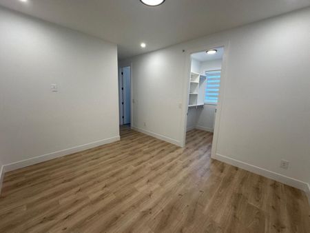 An Upper-Level Unit in a Quiet Neighborhood - Photo 5