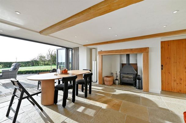 4 bedroom detached house to rent - Photo 1
