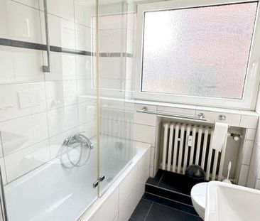 WOHNEN AM SCHMÖLDERPARK: Renovierte 2-Zim.-Whg. mit Tageslichtbad, ... - Foto 5