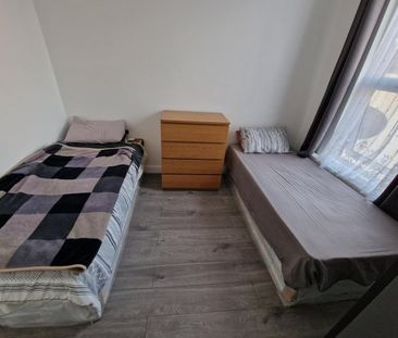 Room in a Shared House, South Esk Road, E7 - Photo 1