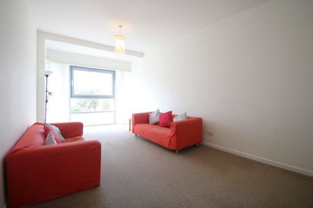 32 Queen Elizabeth Gardens, Glasgow, ... - Photo 3