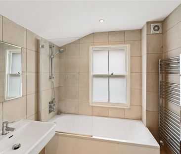 3 bedroom in Fulham - Photo 1