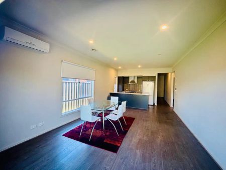 “Fantastic Family Living in Prime Location” - Photo 2