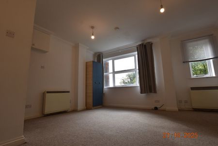 Studio Flat, Hart Hill Drive, LU2 - Photo 2