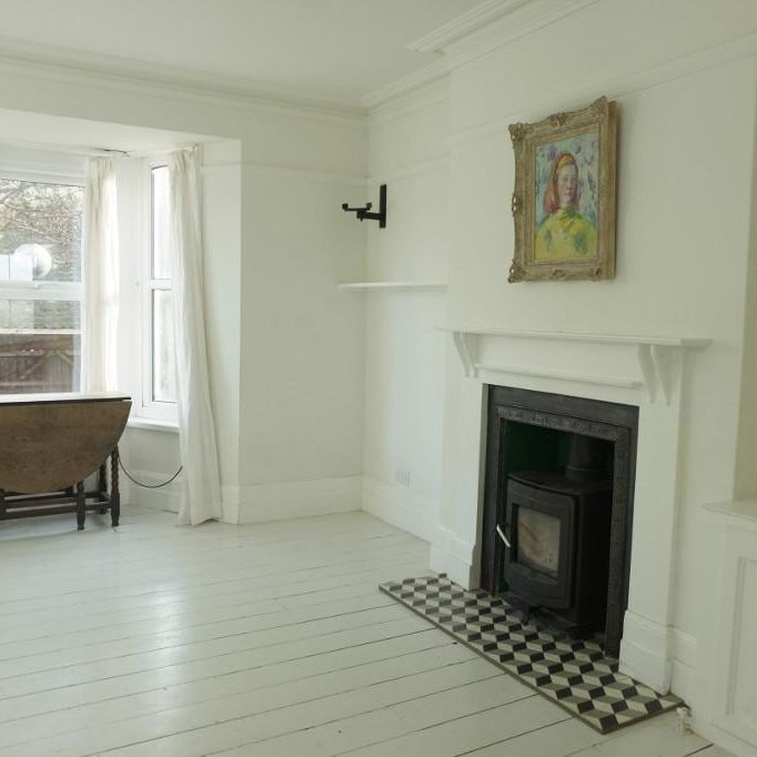 4 bedroom semi-detached house to rent - Photo 1