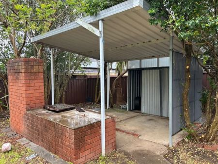 “Freshly painted with newly polished timber floorboards” - Photo 4