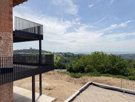 Exklusiver Erstbezug mit Garten, Terrasse, zwei Stellplätzen und herrlichem Fernblick - Photo 3