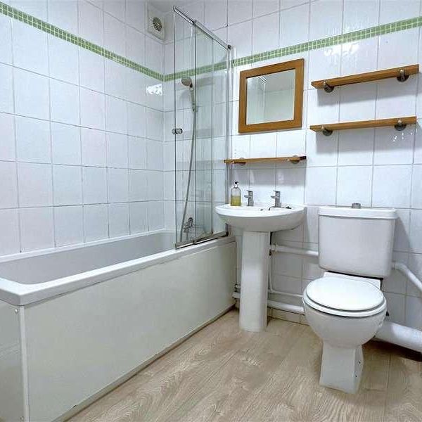 London Lane, Bromley, BR1 - Photo 1