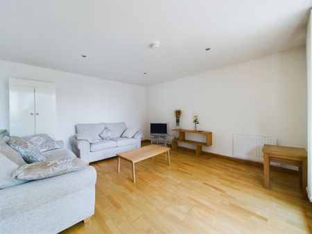 2 bedroom duplex to rent - Photo 3