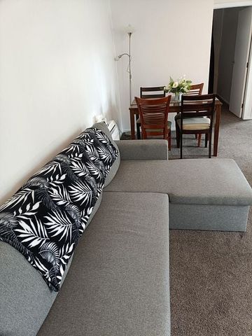 2 Bedroom Flat in Wadestown - Photo 3