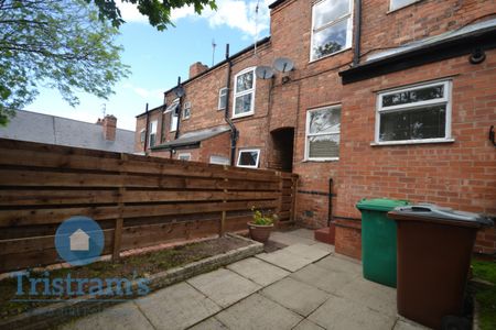 3 bed Mid Terraced House for Rent - Photo 5