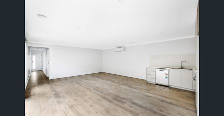 This brand-new, contemporary three-bedroom home - Photo 5