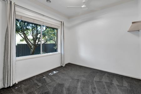 14 Downing Square, Pakenham VIC 3810 - House For Rent | Domain - Photo 4