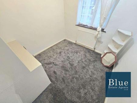 Clare Road, Staines-upon-thames, TW19 - Photo 4