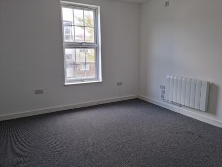 4 bedroom terraced house to rent - Photo 2