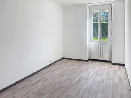 Location Maison 5 pièces 134m² ST CIERS SUR GIRONDE 33820 - Photo 2