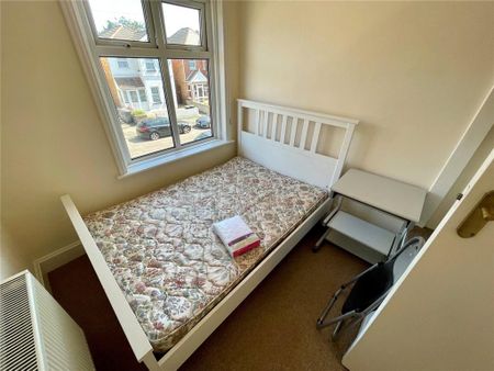 5 bedroom detached house to rent - Photo 2
