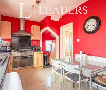 3 bedroom house to rent Hilcot Drive, Nottingham, NG8 - Photo 5