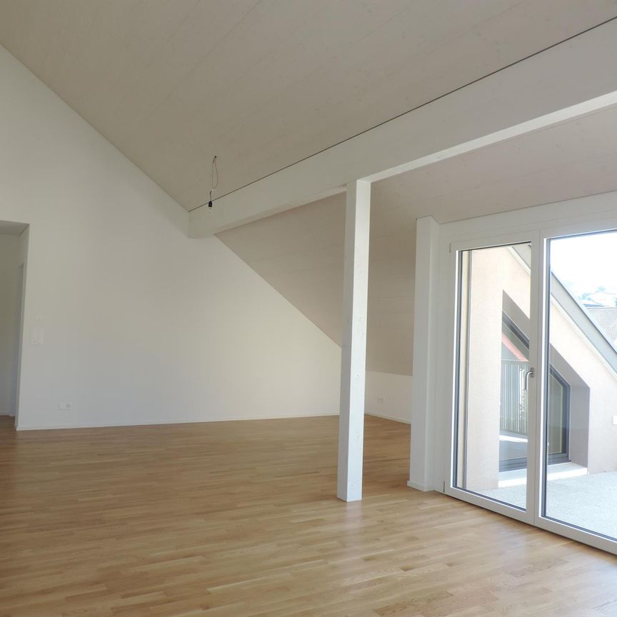 Neuwertige und grosszügige 3.5-Zimmer Dachwohnung - Foto 1