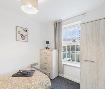 Alexandra House, Pillowell Drive - Photo 3