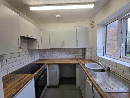 Tennyson Close, Enfield, EN3 - Photo 5